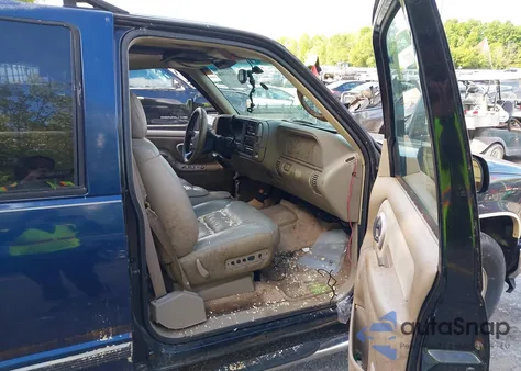 1998 GMC Suburban 1500 Sl z USA, uszkodzony, nr VIN 3GKEC16R7WG502747